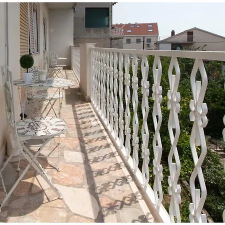 Large Apartment Between Split And Trogir Kastela Exterior photo
